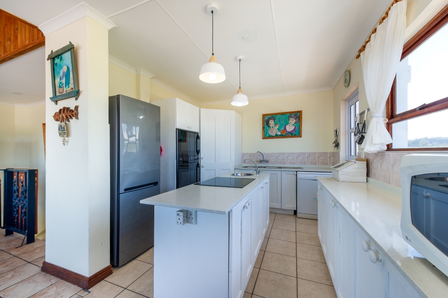 6 Bedroom Property for Sale in Cola Beach Western Cape